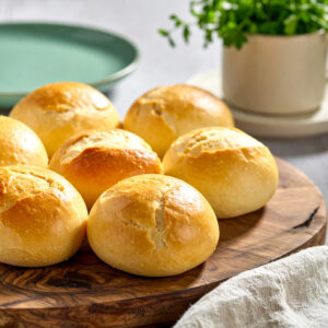 Gluten-free dinner rolls